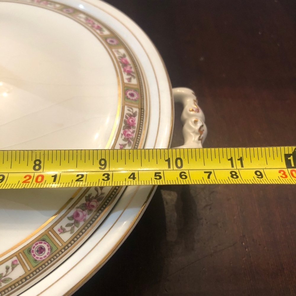 Antique Serving Dish with Lid. Like New. Johnson Brothers. - Picture 8 of 10